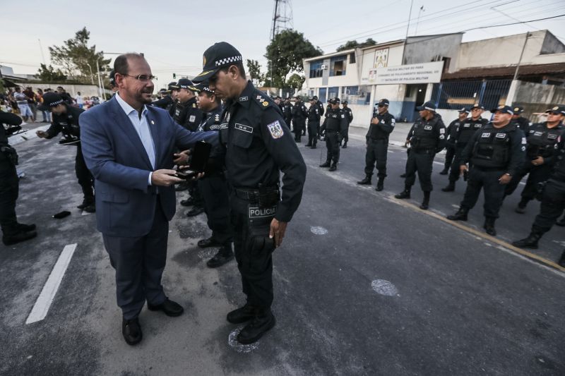 omando de Policiamento Regional VII, sediado em Capanema, no nordeste paraense, completou 12 anos de criação nesta quinta-feira (31), atendendo à população de 19 municípios. O governador do Pará em exercício, Lúcio Vale, participou da celebração, ao lado do ouvidor-geral do Estado, Arthur Houat; do deputado estadual Antônio Tonheiro, e dos prefeitos Chico Neto, de Capanema; Leonardo Vale, de Cachoeira do Piriá; Isaías Neto, de Viseu, e Renata Sousa, de Primavera. <div class='credito_fotos'>Foto: Marcelo Seabra / Ag. Pará   |   <a href='/midias/2019/originais/5622_d05e6f3e-a11a-9341-f0eb-acf29b88862c.jpg' download><i class='fa-solid fa-download'></i> Download</a></div>