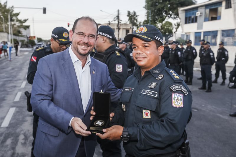 omando de Policiamento Regional VII, sediado em Capanema, no nordeste paraense, completou 12 anos de criação nesta quinta-feira (31), atendendo à população de 19 municípios. O governador do Pará em exercício, Lúcio Vale, participou da celebração, ao lado do ouvidor-geral do Estado, Arthur Houat; do deputado estadual Antônio Tonheiro, e dos prefeitos Chico Neto, de Capanema; Leonardo Vale, de Cachoeira do Piriá; Isaías Neto, de Viseu, e Renata Sousa, de Primavera. <div class='credito_fotos'>Foto: Marcelo Seabra / Ag. Pará   |   <a href='/midias/2019/originais/5622_e4108abc-21bd-bdb5-8209-48f1c1729b6e.jpg' download><i class='fa-solid fa-download'></i> Download</a></div>