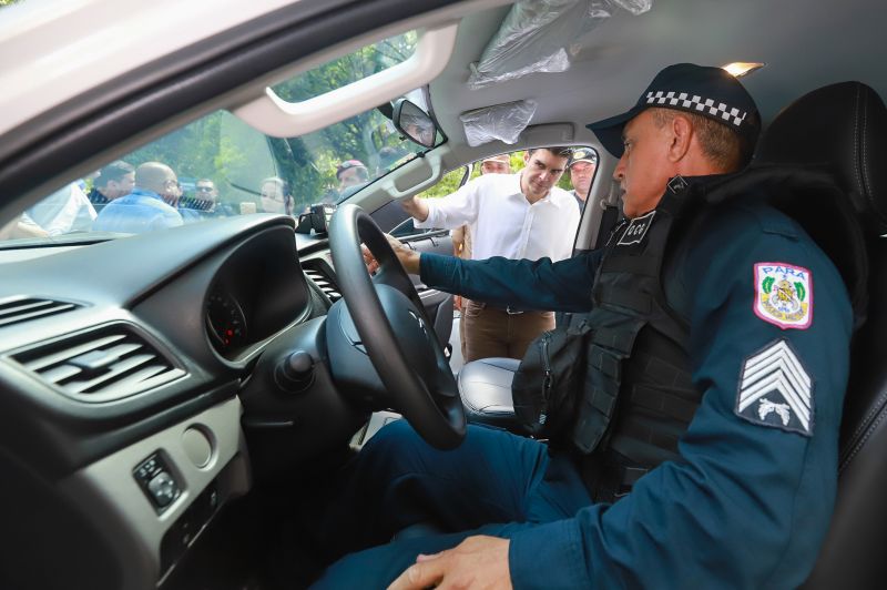 Cerimônia de entrega de 20 viaturas para as ações de prevenção à criminalidade e combate à violência no Pará. <div class='credito_fotos'>Foto: Marco Santos / Ag. Pará   |   <a href='/midias/2019/originais/5625_8a7bc429-d34a-603f-7885-dcee5cea119a.jpg' download><i class='fa-solid fa-download'></i> Download</a></div>