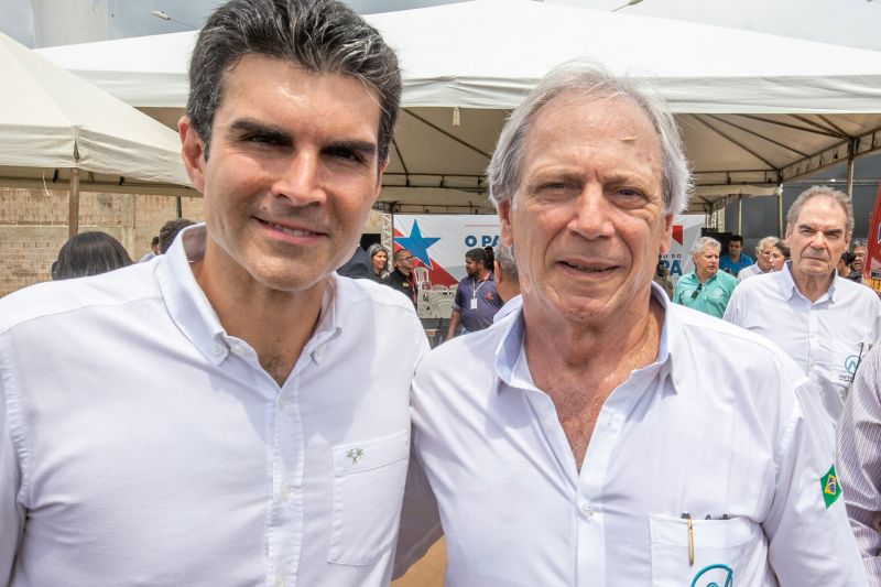 GOVERNADOR HELDER BARBALHO E PAULO ROBERTO PINTO / PRESIDENTE DA NORTE ENERGIA <div class='credito_fotos'>Foto: Marco Santos / Ag. Pará   |   <a href='/midias/2019/originais/5630_c5180d84-f118-e08d-92d2-eabe0a013cab.jpg' download><i class='fa-solid fa-download'></i> Download</a></div>