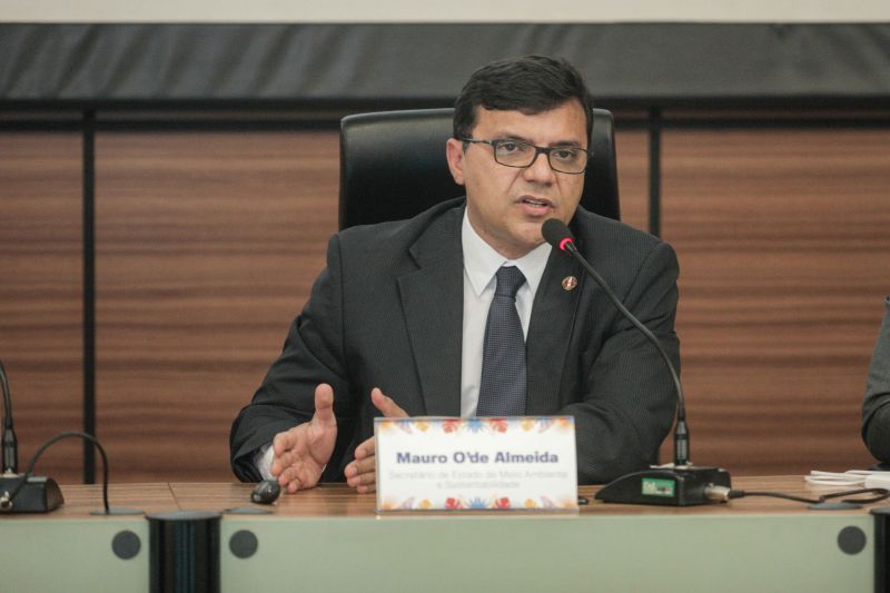 Forum Paraense de Mudancas e Adptacao Climatica. Mauro O de Omeida - Secretario de Meio Ambiente e Sustentabilidade. <div class='credito_fotos'>Foto: Jader Paes / Agência Pará   |   <a href='/midias/2019/originais/5634_5062235f-8361-754d-f127-e8d1da1b326f.jpg' download><i class='fa-solid fa-download'></i> Download</a></div>