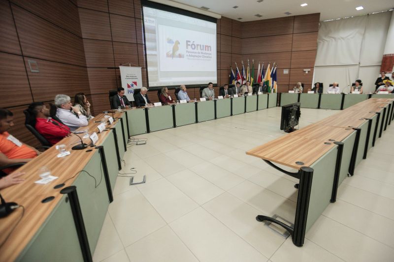 Forum Paraense de Mudancas e Adptacao Climatica <div class='credito_fotos'>Foto: Jader Paes / Agência Pará   |   <a href='/midias/2019/originais/5634_cedb3646-0877-ad47-b544-bbf820b1c15f.jpg' download><i class='fa-solid fa-download'></i> Download</a></div>