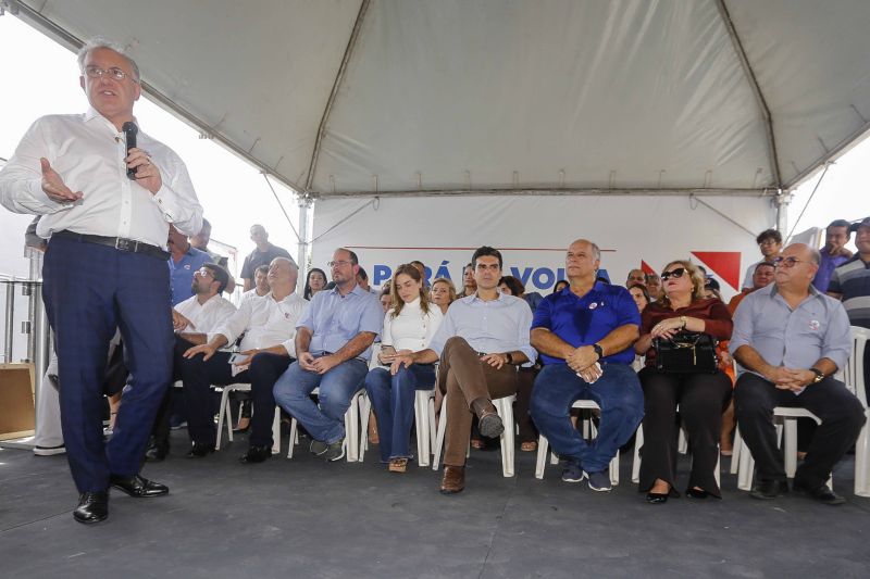 Nesta terça, dia 05, data em que Capanema completa 109 anos, o Estado inaugurou o Hospital Regional dos Caetés "Jorge Netto Costa"'. Estruturado com especialidade médica em traumatologia e cirurgia geral, o novo hospital se torna referência em assistência de média e alta complexidade, beneficiando a segunda região mais populosa do Estado, perdendo apenas para a região metropolitana de Belém. <div class='credito_fotos'>Foto: Marcelo Seabra / Ag. Pará   |   <a href='/midias/2019/originais/5635_1008bf45-7837-7341-0088-b7de09233fda.jpg' download><i class='fa-solid fa-download'></i> Download</a></div>