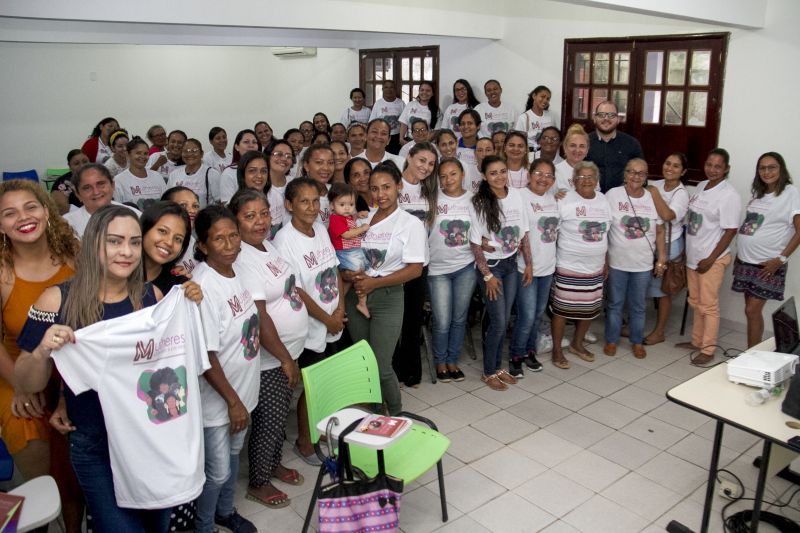 Projeto Garante Empreendedorismo e Economia Sustentável às Mulheres Marajoaras <div class='credito_fotos'>Foto: Neth Vilhena / Ascom Sejudh   |   <a href='/midias/2019/originais/5636_4d4b758b-69e4-ad61-4cd8-0dd16c2c873f.jpg' download><i class='fa-solid fa-download'></i> Download</a></div>