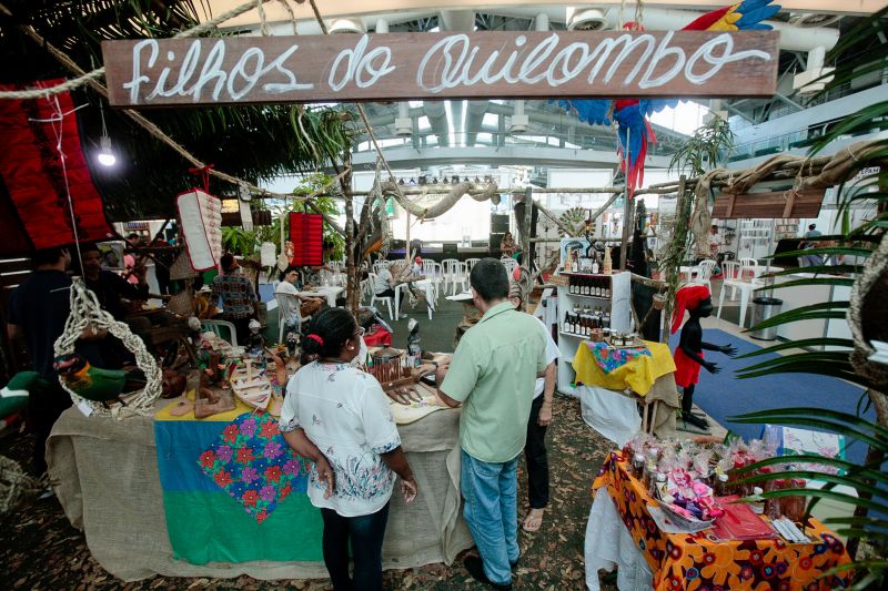 Feira do Artesanato <div class='credito_fotos'>Foto: Ricardo Amanajás / Ag. Pará   |   <a href='/midias/2019/originais/5641_0cdb028e-9aae-2d9c-2233-d95885c13119.jpg' download><i class='fa-solid fa-download'></i> Download</a></div>