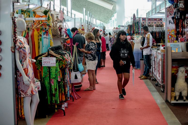 Feira do Artesanato <div class='credito_fotos'>Foto: Ricardo Amanajás / Ag. Pará   |   <a href='/midias/2019/originais/5641_3f6e4df3-155f-ea52-5af3-f1506b47e3dc.jpg' download><i class='fa-solid fa-download'></i> Download</a></div>