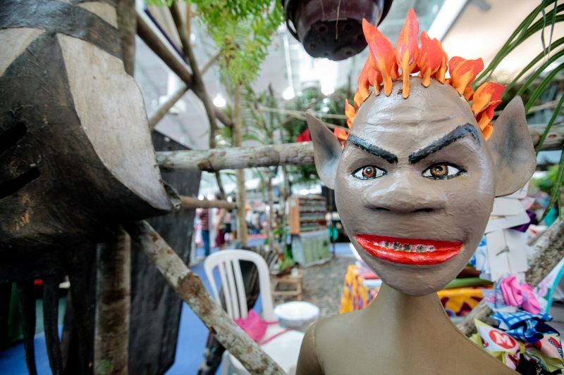 Feira do Artesanato <div class='credito_fotos'>Foto: Ricardo Amanajás / Ag. Pará   |   <a href='/midias/2019/originais/5641_8b4c2b74-7aee-2f1b-f896-4332bb22a1e6.jpg' download><i class='fa-solid fa-download'></i> Download</a></div>