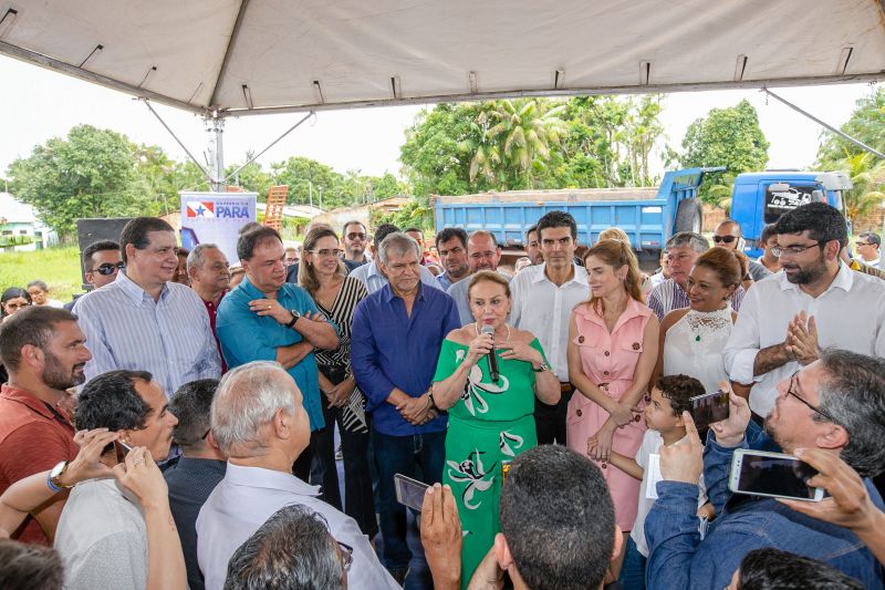 Mais de 20 mil pessoas serão beneficiadas com obras de saneamento, infraestrutura e tratamento de esgoto no conjunto habitacional Jader Barbalho, no Aurá, em Ananindeua. O Governo do Pará, através da Companhia de Habitação do Estado (Cohab), retomou as obras do Programa de Aceleração do Crescimento (PAC).  <div class='credito_fotos'>Foto: Marco Santos / Ag. Pará   |   <a href='/midias/2019/originais/5643_5c4af411-e781-1426-d940-ab103e73772b.jpg' download><i class='fa-solid fa-download'></i> Download</a></div>