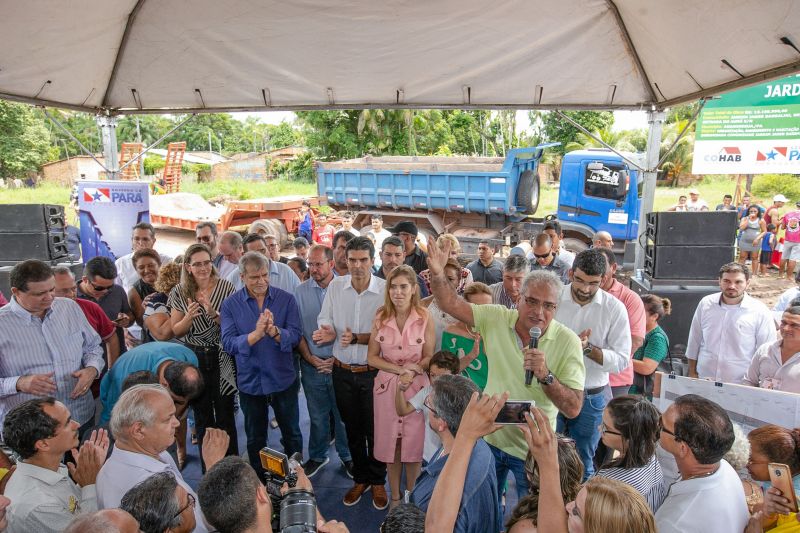 Mais de 20 mil pessoas serão beneficiadas com obras de saneamento, infraestrutura e tratamento de esgoto no conjunto habitacional Jader Barbalho, no Aurá, em Ananindeua. O Governo do Pará, através da Companhia de Habitação do Estado (Cohab), retomou as obras do Programa de Aceleração do Crescimento (PAC).  <div class='credito_fotos'>Foto: Marco Santos / Ag. Pará   |   <a href='/midias/2019/originais/5643_e3062415-ec86-48dd-f706-657c85e699ce.jpg' download><i class='fa-solid fa-download'></i> Download</a></div>