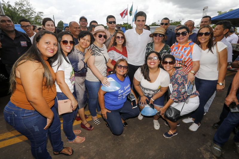 Avenida Camilo Pinto entregue a população de Benevides beneficia população. No ramo da floricultura, por exemplo, a nova PA404 proporciona mais eficiencia e qualidade aos produtores e consumidores.
Na foto: <div class='credito_fotos'>Foto: Marcelo Seabra / Ag. Pará   |   <a href='/midias/2019/originais/5648_e6534ccc-0c6b-a513-9e14-d0c7edc00ebc.jpg' download><i class='fa-solid fa-download'></i> Download</a></div>