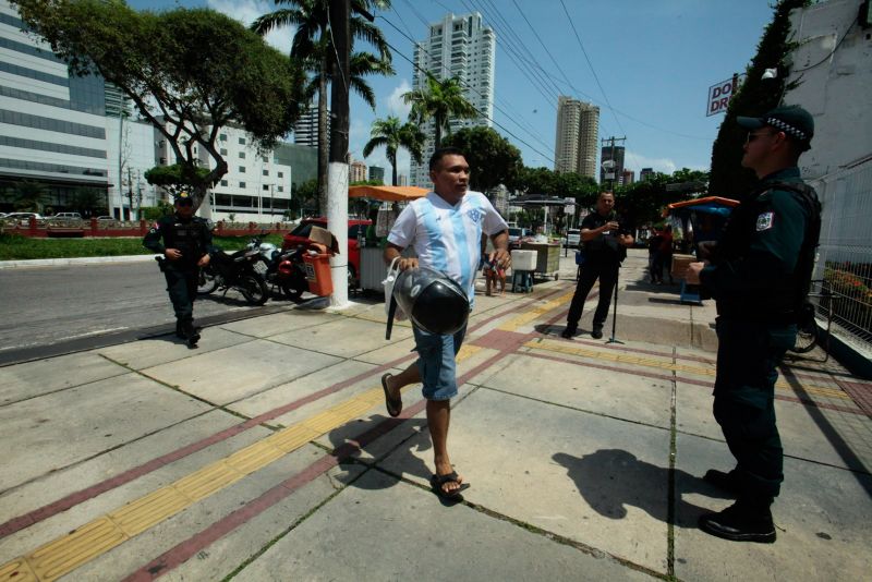 No domingo (10), 694 locais de prova distribuídos em 75 municípios do Pará contarão com a atuação reforçada de policiais militares.
Na foto:   <div class='credito_fotos'>Foto: Ricardo Amanajás / Ag. Pará   |   <a href='/midias/2019/originais/5649_9d748005-5a63-836c-e2c9-d7b733871c66.jpg' download><i class='fa-solid fa-download'></i> Download</a></div>