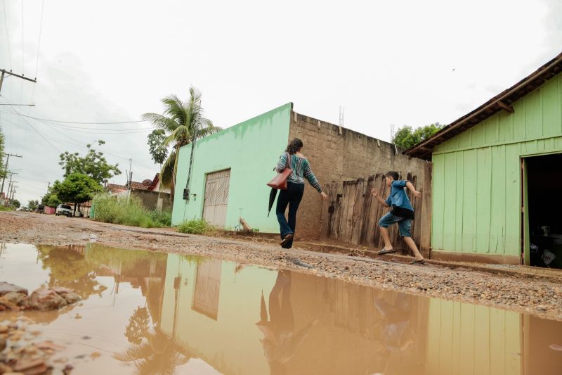 Melhorar a acessibilidade e a mobilidade dos moradores de Eldorado dos Carajás e região é principal objetivo do convênio assinado, nesta terça (18), entre Governo do Pará e a prefeitura de Eldorado dos Carajás. <div class='credito_fotos'>Foto: Jader Paes / Agência Pará   |   <a href='/midias/2019/originais/5681_a8335eea-1d09-a820-8226-eeaab4f21694.jpg' download><i class='fa-solid fa-download'></i> Download</a></div>