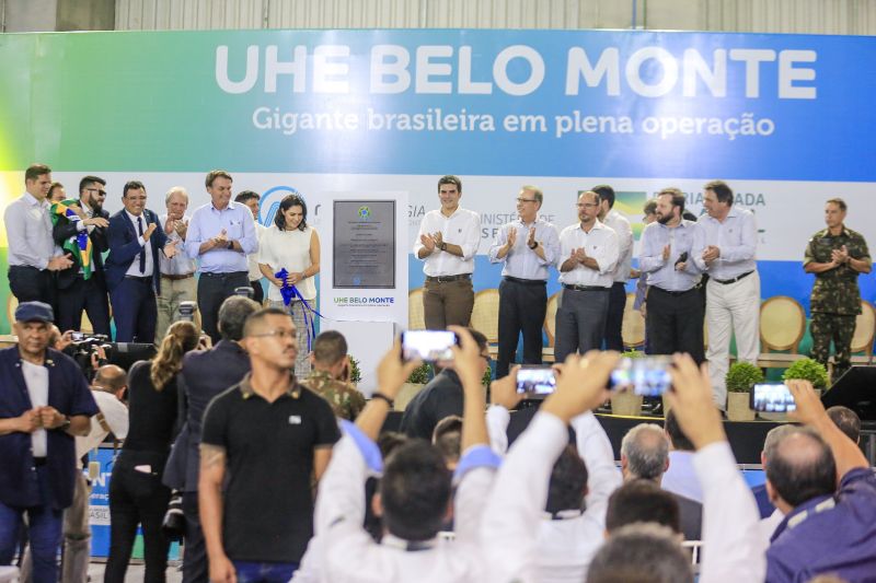 A inauguração oficial da Usina hidrelétrica de Belo Monte, em Vitória do Xingu, foi nesta quarta-feira (25) com o acionamento da 18a Unidade Geradora da Casa de Força Principal da Usina, que assegura 11.233,1 MW de capacidade instalada à maior hidrelétrica 100% brasileira. A solenidade oficial foi realizada na casa de força da Usina Hidrelétrica.  <div class='credito_fotos'>Foto: Marco Santos / Ag. Pará   |   <a href='/midias/2019/originais/5702_ad8da864-d2a1-cc1c-9478-964703cadeba.jpg' download><i class='fa-solid fa-download'></i> Download</a></div>