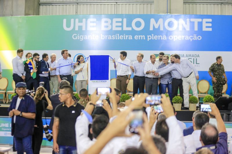 A inauguração oficial da Usina hidrelétrica de Belo Monte, em Vitória do Xingu, foi nesta quarta-feira (25) com o acionamento da 18a Unidade Geradora da Casa de Força Principal da Usina, que assegura 11.233,1 MW de capacidade instalada à maior hidrelétrica 100% brasileira. A solenidade oficial foi realizada na casa de força da Usina Hidrelétrica.  <div class='credito_fotos'>Foto: Marco Santos / Ag. Pará   |   <a href='/midias/2019/originais/5702_b37c6378-e945-5f3d-2abe-d6cd285ae721.jpg' download><i class='fa-solid fa-download'></i> Download</a></div>