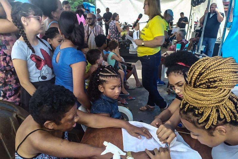 O Governo do Pará, por meio da Secretaria de Estado de Cultura (Secult) realizou na tarde deste sábado (14), o 1º Cristo Rua Belém, evento voltado para a vivência entre os coletivos de Hip hop gospel dos bairros da Terra Firme e Guamá. A ação faz parte do Programa Territórios pela Paz (TerPaz), e promoveu o protagonismo da juventude e da cultura urbana na periferia. <div class='credito_fotos'>Foto: MARIO QUADROS / ASCOM SECULT   |   <a href='/midias/2019/originais/5780_38e23882-3c53-4179-a809-05a6f276fc13.jpg' download><i class='fa-solid fa-download'></i> Download</a></div>