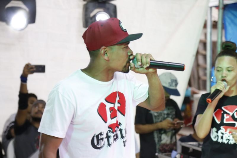 O Governo do Pará, por meio da Secretaria de Estado de Cultura (Secult) realizou na tarde deste sábado (14), o 1º Cristo Rua Belém, evento voltado para a vivência entre os coletivos de Hip hop gospel dos bairros da Terra Firme e Guamá. A ação faz parte do Programa Territórios pela Paz (TerPaz), e promoveu o protagonismo da juventude e da cultura urbana na periferia. <div class='credito_fotos'>Foto: MARIO QUADROS / ASCOM SECULT   |   <a href='/midias/2019/originais/5780_89d17a43-bc41-0c0c-84a2-86aa12a26191.jpg' download><i class='fa-solid fa-download'></i> Download</a></div>