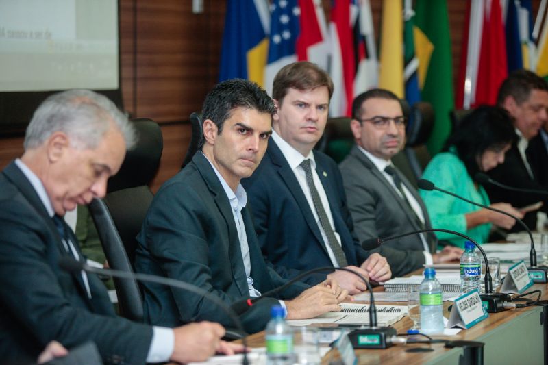 Reuniao Condel com o Ministro do Desenvolvimento Regional <div class='credito_fotos'>Foto: Jader Paes / Agência Pará   |   <a href='/midias/2019/originais/5787_7a9b2acb-4b7d-abff-cecb-f3194204c054.jpg' download><i class='fa-solid fa-download'></i> Download</a></div>