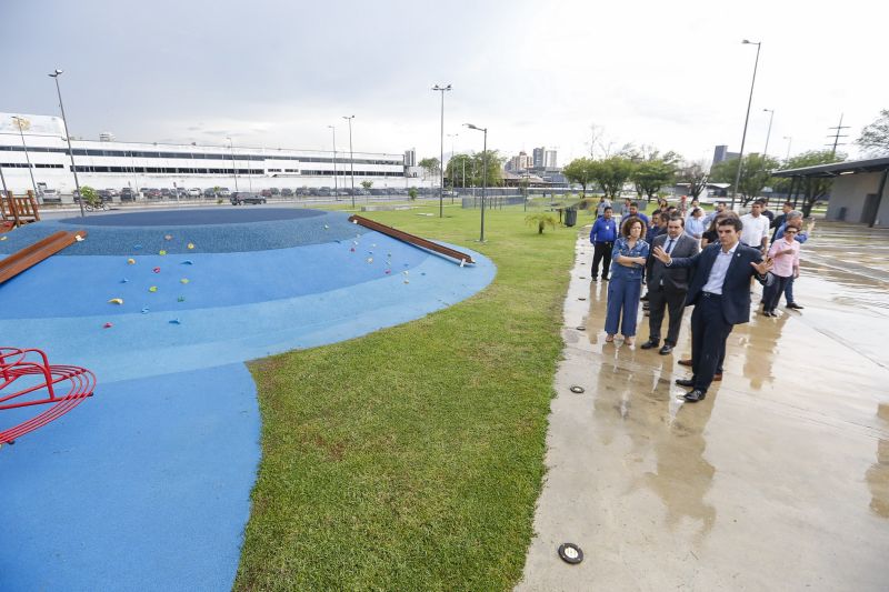 á em sua reta final de construção, o projeto urbano Porto Futuro recebeu, na tarde desta, segunda, 16, a visita do governador Helder Barbalho e do ministro de Desenvolvimento Regional, Gustavo Canuto.  <div class='credito_fotos'>Foto: Marcelo Seabra / Ag. Pará   |   <a href='/midias/2019/originais/5788_201971ed-ebe1-d29f-655e-0a91e6821493.jpg' download><i class='fa-solid fa-download'></i> Download</a></div>