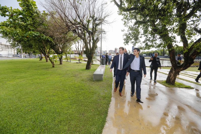 á em sua reta final de construção, o projeto urbano Porto Futuro recebeu, na tarde desta, segunda, 16, a visita do governador Helder Barbalho e do ministro de Desenvolvimento Regional, Gustavo Canuto.  <div class='credito_fotos'>Foto: Marcelo Seabra / Ag. Pará   |   <a href='/midias/2019/originais/5788_c16c52dd-6706-c449-e3c8-a08c22de0cec.jpg' download><i class='fa-solid fa-download'></i> Download</a></div>