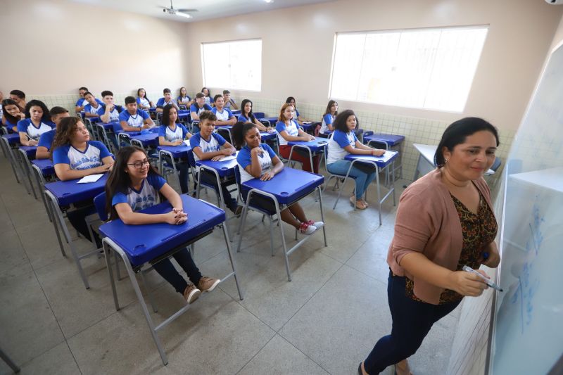 Escola Osvaldo Brito, de São Caetano de Odivelas <div class='credito_fotos'>Foto: Marco Santos / Ag. Pará   |   <a href='/midias/2019/originais/5808_38939667-af27-c125-8bc7-daa383a806c5.jpg' download><i class='fa-solid fa-download'></i> Download</a></div>