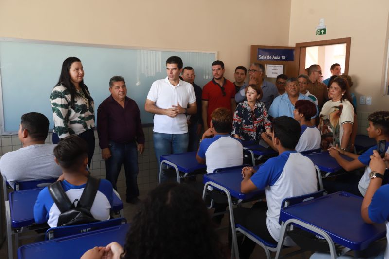 Escola Osvaldo Brito, de São Caetano de Odivelas <div class='credito_fotos'>Foto: Marco Santos / Ag. Pará   |   <a href='/midias/2019/originais/5808_3c081456-b728-2d4a-4c5b-db68b4798b8c.jpg' download><i class='fa-solid fa-download'></i> Download</a></div>