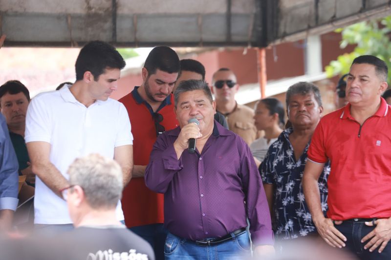 Escola Osvaldo Brito, de São Caetano de Odivelas <div class='credito_fotos'>Foto: Marco Santos / Ag. Pará   |   <a href='/midias/2019/originais/5808_53edd91e-b4a5-52fa-76a4-e638bc04f7f1.jpg' download><i class='fa-solid fa-download'></i> Download</a></div>