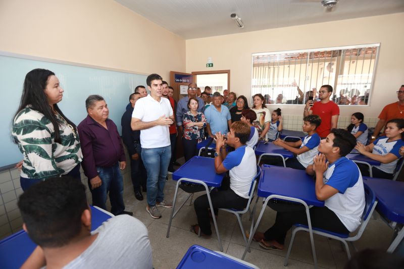 Escola Osvaldo Brito, de São Caetano de Odivelas <div class='credito_fotos'>Foto: Marco Santos / Ag. Pará   |   <a href='/midias/2019/originais/5808_7d3c0d15-a461-e63b-567c-6e848db08ac7.jpg' download><i class='fa-solid fa-download'></i> Download</a></div>