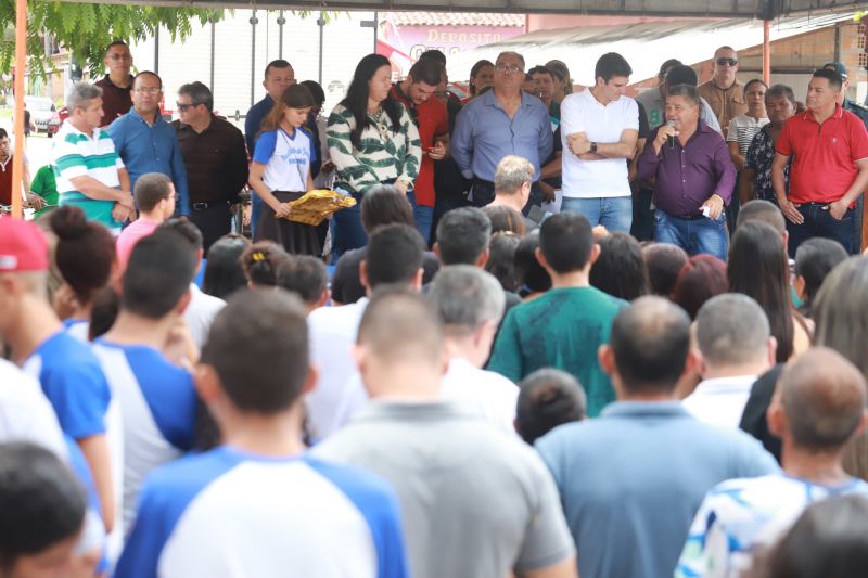 Escola Osvaldo Brito, de São Caetano de Odivelas <div class='credito_fotos'>Foto: Marco Santos / Ag. Pará   |   <a href='/midias/2019/originais/5808_7fd5182a-4663-d349-6ec7-bbc907a4bbdb.jpg' download><i class='fa-solid fa-download'></i> Download</a></div>