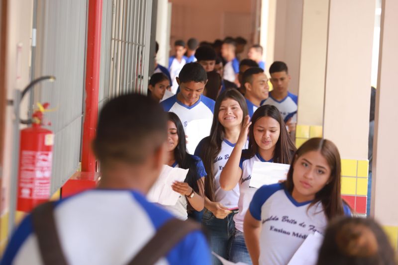 Escola Osvaldo Brito, de São Caetano de Odivelas <div class='credito_fotos'>Foto: Marco Santos / Ag. Pará   |   <a href='/midias/2019/originais/5808_907eb1fe-4c05-64f2-85b5-0b1c8d63b7ae.jpg' download><i class='fa-solid fa-download'></i> Download</a></div>