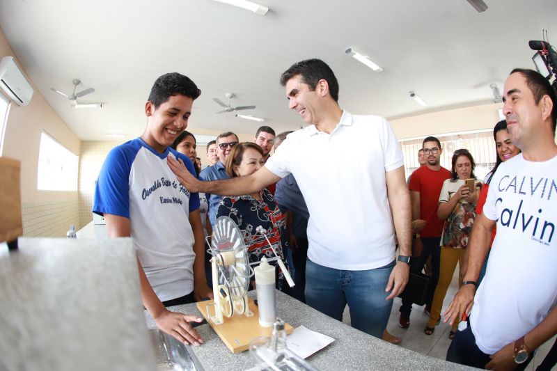 Escola Osvaldo Brito, de São Caetano de Odivelas <div class='credito_fotos'>Foto: Marco Santos / Ag. Pará   |   <a href='/midias/2019/originais/5808_9d800320-d78e-11d5-ac71-6dc8cfb4011b.jpg' download><i class='fa-solid fa-download'></i> Download</a></div>