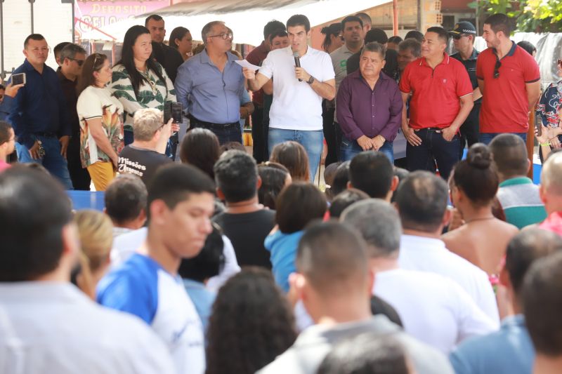 Escola Osvaldo Brito, de São Caetano de Odivelas <div class='credito_fotos'>Foto: Marco Santos / Ag. Pará   |   <a href='/midias/2019/originais/5808_a2a1e1d8-6b41-10ea-0435-bb2d11886fed.jpg' download><i class='fa-solid fa-download'></i> Download</a></div>