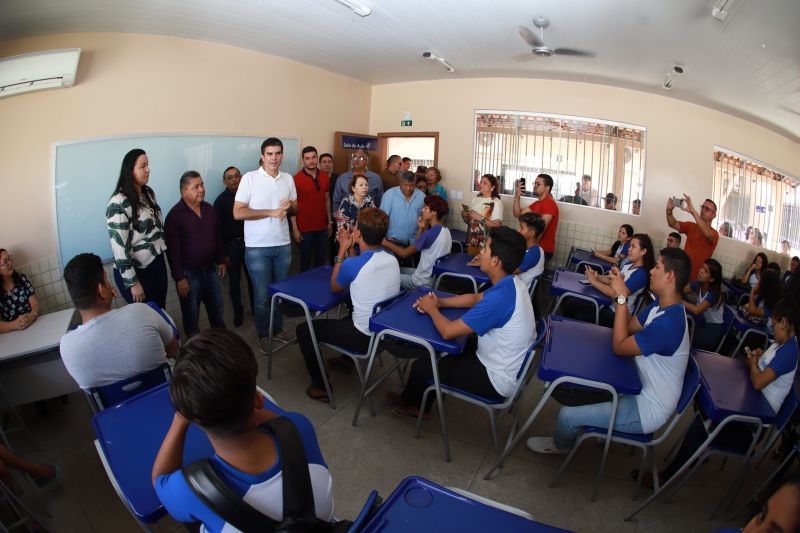 Escola Osvaldo Brito, de São Caetano de Odivelas <div class='credito_fotos'>Foto: Marco Santos / Ag. Pará   |   <a href='/midias/2019/originais/5808_a539fb86-85b4-a3ff-016a-a382ab6657ab.jpg' download><i class='fa-solid fa-download'></i> Download</a></div>