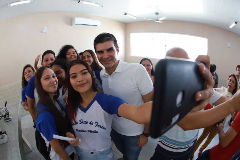 Escola Osvaldo Brito, de São Caetano de Odivelas <div class='credito_fotos'>Foto: Marco Santos / Ag. Pará   |   <a href='/midias/2019/originais/5808_d7515429-9f62-dbf4-0689-360b344a2781.jpg' download><i class='fa-solid fa-download'></i> Download</a></div>