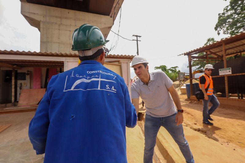 Por conta das condições climáticas e de toda a complexidade da obra, a empresa A. Gaspar, à frente da reconstrução da ponte sobre o rio Moju, uma das quatro que integram a Alça Viária, só deve a concluir os trabalhos na segunda quinzena de janeiro de 2020. <div class='credito_fotos'>Foto: Marco Santos / Ag. Pará   |   <a href='/midias/2019/originais/5809_b8d4bb74-f32b-72a1-d1f9-0ae0ead5795d.jpg' download><i class='fa-solid fa-download'></i> Download</a></div>