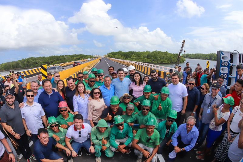 Quem seguiu viagem para Salinopólis, nesta sexta feira (27), já pode notar que o trânsito está fluindo tranquilamente no trecho da PA- 444, na altura da ponte sob o rio Sampaio. <div class='credito_fotos'>Foto: Marco Santos / Ag. Pará   |   <a href='/midias/2019/originais/5820_1c7331ad-ed51-e233-7028-36b475eecb59.jpg' download><i class='fa-solid fa-download'></i> Download</a></div>