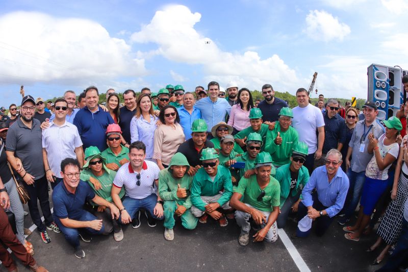 Quem seguiu viagem para Salinopólis, nesta sexta feira (27), já pode notar que o trânsito está fluindo tranquilamente no trecho da PA- 444, na altura da ponte sob o rio Sampaio. <div class='credito_fotos'>Foto: Marco Santos / Ag. Pará   |   <a href='/midias/2019/originais/5820_30610a58-6ca7-3270-cc2c-3de005ac1604.jpg' download><i class='fa-solid fa-download'></i> Download</a></div>