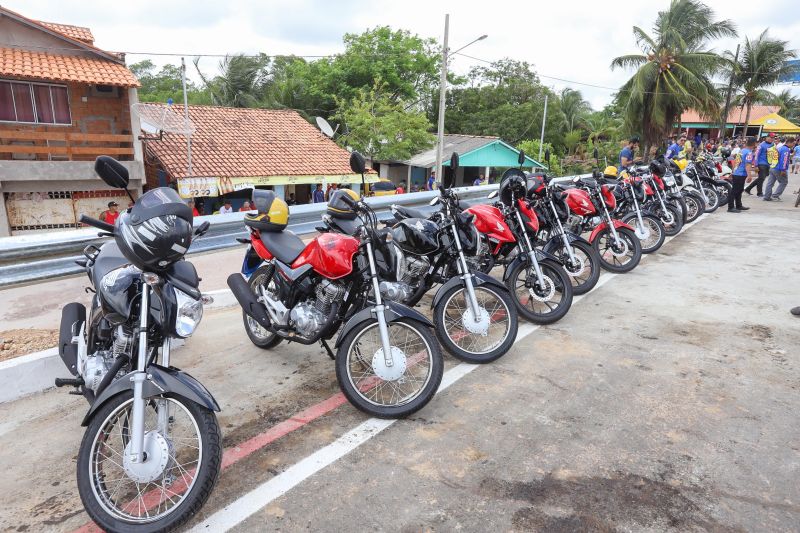 Quem seguiu viagem para Salinopólis, nesta sexta feira (27), já pode notar que o trânsito está fluindo tranquilamente no trecho da PA- 444, na altura da ponte sob o rio Sampaio. <div class='credito_fotos'>Foto: Marco Santos / Ag. Pará   |   <a href='/midias/2019/originais/5820_6980fb80-cfdd-dc4e-f8e6-c0e6955dc515.jpg' download><i class='fa-solid fa-download'></i> Download</a></div>