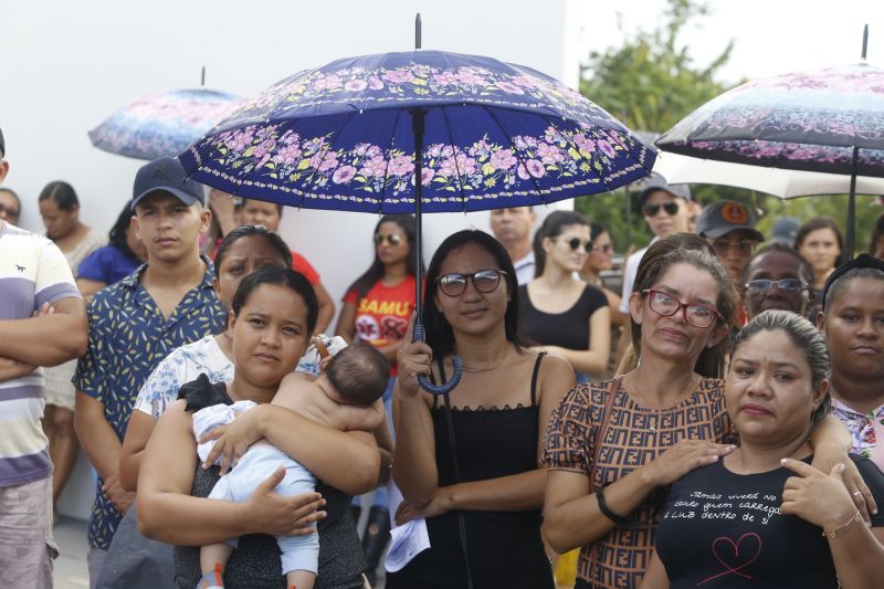 O município de Cachoeira do Piriá, no Nordeste do Estado, completa 24 anos de fundação neste sábado, 28, mas o presente para a cidade veio nesta sexta, 27, com a concretização de um antigo sonho da população local, a primeira agência do BanPará. O benefício chega não apenas para facilitar o pagamento dos servidores, mas também para impulsionar o desenvolvimento econômico do município. <div class='credito_fotos'>Foto: Marcelo Seabra / Ag. Pará   |   <a href='/midias/2019/originais/5821_6d5e7404-47a5-43d7-97d0-67645ba1dde0.jpg' download><i class='fa-solid fa-download'></i> Download</a></div>