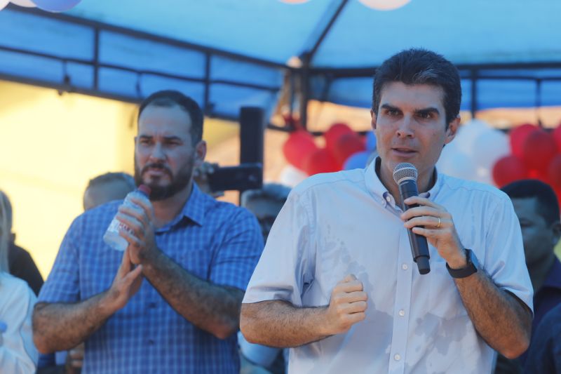 O município de Cachoeira do Piriá, no Nordeste do Estado, completa 24 anos de fundação neste sábado, 28, mas o presente para a cidade veio nesta sexta, 27, com a concretização de um antigo sonho da população local, a primeira agência do BanPará. O benefício chega não apenas para facilitar o pagamento dos servidores, mas também para impulsionar o desenvolvimento econômico do município. <div class='credito_fotos'>Foto: Marcelo Seabra / Ag. Pará   |   <a href='/midias/2019/originais/5821_e99d56df-93c9-746d-9775-927182e8d780.jpg' download><i class='fa-solid fa-download'></i> Download</a></div>