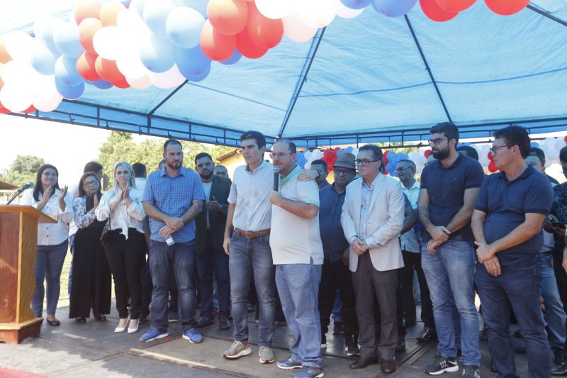 O município de Cachoeira do Piriá, no Nordeste do Estado, completa 24 anos de fundação neste sábado, 28, mas o presente para a cidade veio nesta sexta, 27, com a concretização de um antigo sonho da população local, a primeira agência do BanPará. O benefício chega não apenas para facilitar o pagamento dos servidores, mas também para impulsionar o desenvolvimento econômico do município. <div class='credito_fotos'>Foto: Marcelo Seabra / Ag. Pará   |   <a href='/midias/2019/originais/5821_f26ddc13-00e6-6d85-e3c8-a36ab9407848.jpg' download><i class='fa-solid fa-download'></i> Download</a></div>