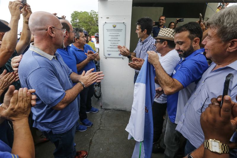 Amantes do futebol, os moradores do município de Capitão Poço, nordeste paraense, comemoraram a entrega do Estádio Municipal José Rufino de Souza, inaugurado na tarde deste sábado (28) pelo governador do Estado Helder Barbalho, com as presenças do vice-governador Lúcio Vale, secretário de Desenvolvimento Urbano e Obras Públicas Ruy Cabral, secretário de Desenvolvimento Econômico Mineração e Energia Iran Lima, presidente da Emater Cleide Martins, prefeito de cidade João Gomes de Lima, deputados estaduais, e demais autoridades locais.  <div class='credito_fotos'>Foto: Marcelo Seabra / Ag. Pará   |   <a href='/midias/2019/originais/5825_4eb6e53a-1be9-50dc-2f73-279d1876057b.jpg' download><i class='fa-solid fa-download'></i> Download</a></div>