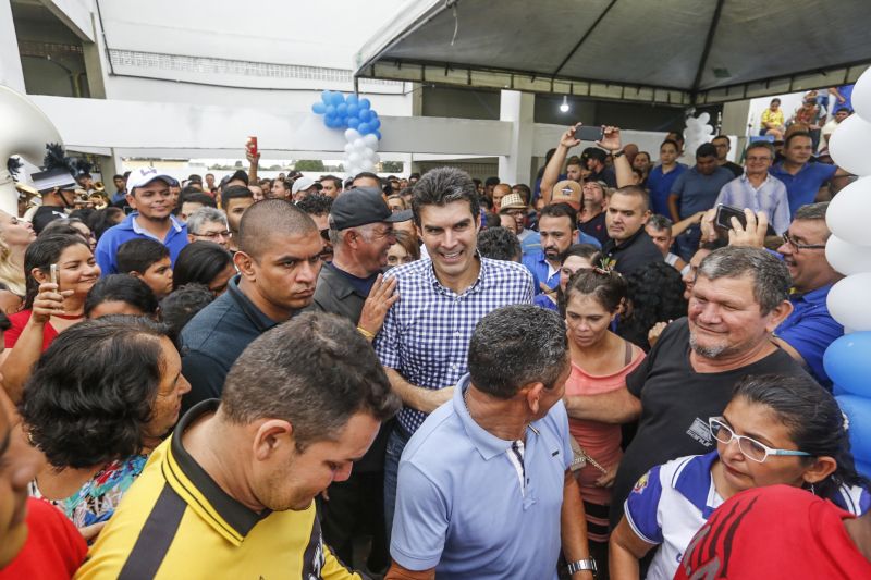 Amantes do futebol, os moradores do município de Capitão Poço, nordeste paraense, comemoraram a entrega do Estádio Municipal José Rufino de Souza, inaugurado na tarde deste sábado (28) pelo governador do Estado Helder Barbalho, com as presenças do vice-governador Lúcio Vale, secretário de Desenvolvimento Urbano e Obras Públicas Ruy Cabral, secretário de Desenvolvimento Econômico Mineração e Energia Iran Lima, presidente da Emater Cleide Martins, prefeito de cidade João Gomes de Lima, deputados estaduais, e demais autoridades locais.  <div class='credito_fotos'>Foto: Marcelo Seabra / Ag. Pará   |   <a href='/midias/2019/originais/5825_d102e317-c077-e5f1-b889-3d572e0b8c22.jpg' download><i class='fa-solid fa-download'></i> Download</a></div>