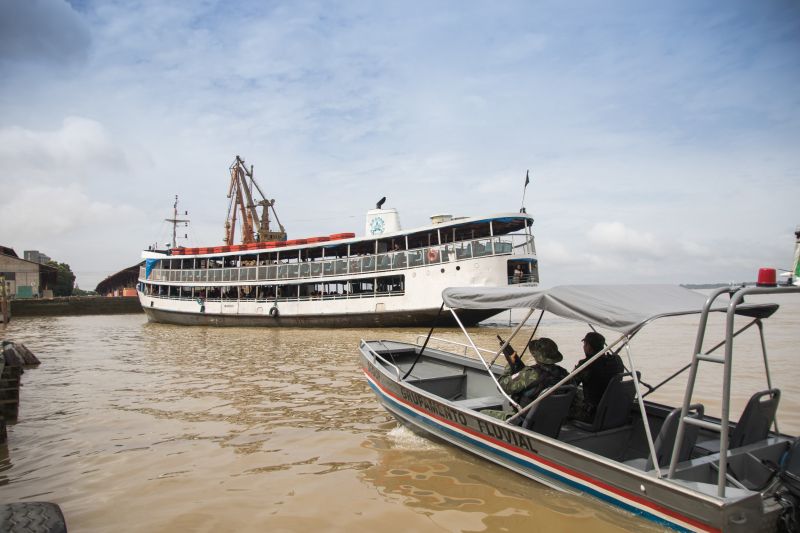 ParÃ¡, BelÃ©m, Brasil. Grupamento fluvial de seguranÃ§a pÃºblica intensifica operaÃ§Ãµes de prevenÃ§Ã£o e repreensÃ£o Ã  criminalidade e balanÃ§o das aÃ§Ãµes realizadas em 2019.
Fotos: Pedro Guerreiro / Ag. ParÃ¡ <div class='credito_fotos'>Foto: Pedro Guerreiro / Ag. Pará   |   <a href='/midias/2019/originais/5830_72455311-c3cc-49b8-23a6-62b14b016ed3.jpg' download><i class='fa-solid fa-download'></i> Download</a></div>