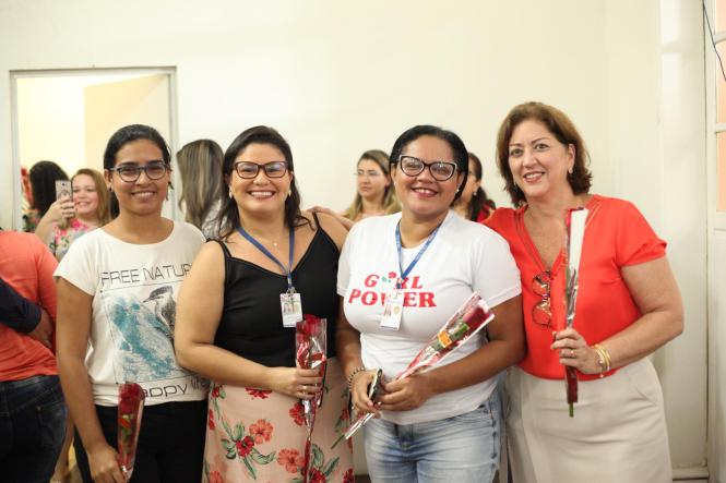 Belém Pará. Local, Sejudh. A Secretaria de Estado de Justiça e Direitos Humanos (Sejudh) realizou ação de cidadania, com a emissão das carteiras de identidade e trabalho para população feminina, na manhã de hoje (8), em alusão ao Dia Internacional da Mulher. Paralelamente, promoveu tratamento estético e apresentações culturais com artistas locais para os públicos interno e externo. 

Foto: Wagner Almeida/ Sejudh 
DATA: 08.03.2019
BELÉM - PARÁ <div class='credito_fotos'>Foto: Wagner Almeida/ Ascom Sejudh   |   <a href='/midias/2019/originais/58806bfc-b0b7-40e6-b5d4-3a0db1dd5df8.jpg' download><i class='fa-solid fa-download'></i> Download</a></div>