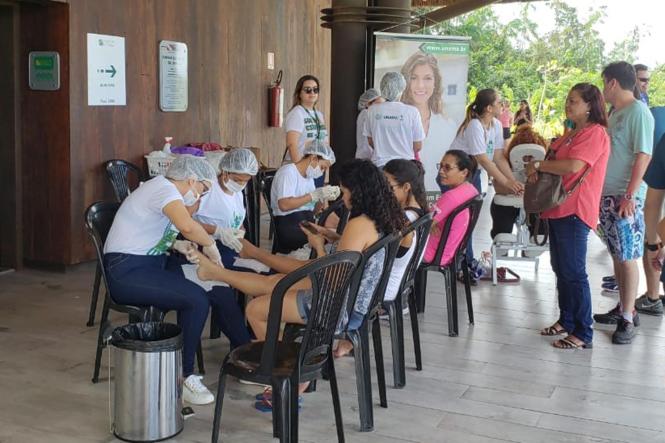 O Instituto de Desenvolvimento Florestal e da Biodiversidade do Estado do Pará (Ideflor-bio) proporcionou um final de semana especial no Parque do Utinga, em homenagem ao mês do Dia Internacional da Mulher. O evento fez parte do Programa Mulher Paraense, que reúne diversos órgãos estaduais para realização de sete mil atendimentos em mais de 85 ações, na capital e no interior.

FOTO: DIVULGAÇÃO
DATA: 11.03.2019
BELÉM - PA <div class='credito_fotos'>Foto: Divulgação   |   <a href='/midias/2019/originais/5a7ae8b6-bc0f-4ee9-b883-adf5597d3ec1.jpg' download><i class='fa-solid fa-download'></i> Download</a></div>