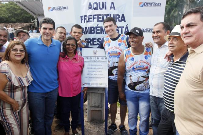 Governador participa da entrega de obra na comunidade de Taiassuí em Benevides.

FOTO: MARCELO SEABRA / AGÊNCIA PARÁ
DATA: 23.02.2019
BENEVIDES - PARÁ <div class='credito_fotos'>Foto: Marcelo Seabra / Ag. Pará   |   <a href='/midias/2019/originais/5c00a5fc-5c36-4755-a557-50c585ad747b.jpg' download><i class='fa-solid fa-download'></i> Download</a></div>