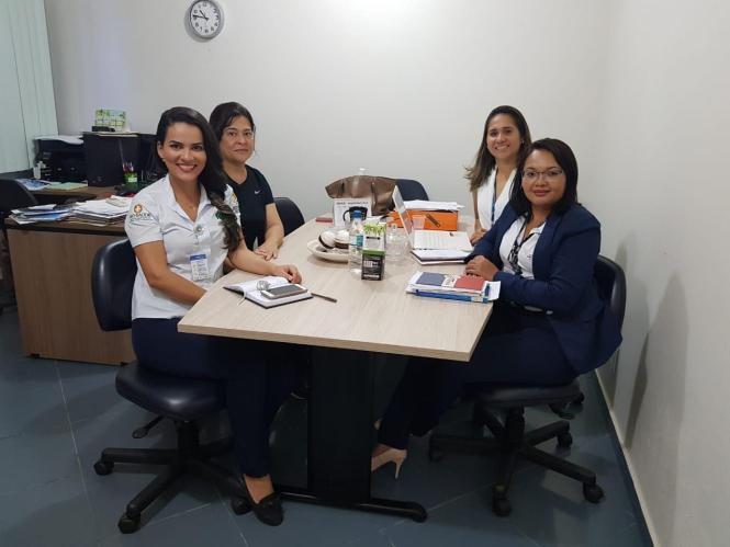 Nos próximos dias será lançado o edital para seleção de candidatos à vagas do Programa de Residência Multiprofissional em Oncologia. A residência será realizada no Hospital Regional do Baixo Amazonas (HRBA), em Santarém, em parceria com a Universidade do Estado do Pará (Uepa).

Na foto: Reunião de planejamento do edital

FOTO: ASCOM / HRBA
DATA: 21.02.2019
SANTARÉM - PARÁ <div class='credito_fotos'>Foto: Ascom HRBA   |   <a href='/midias/2019/originais/602a284d-ae4c-4a27-abeb-911052a608f3.jpg' download><i class='fa-solid fa-download'></i> Download</a></div>