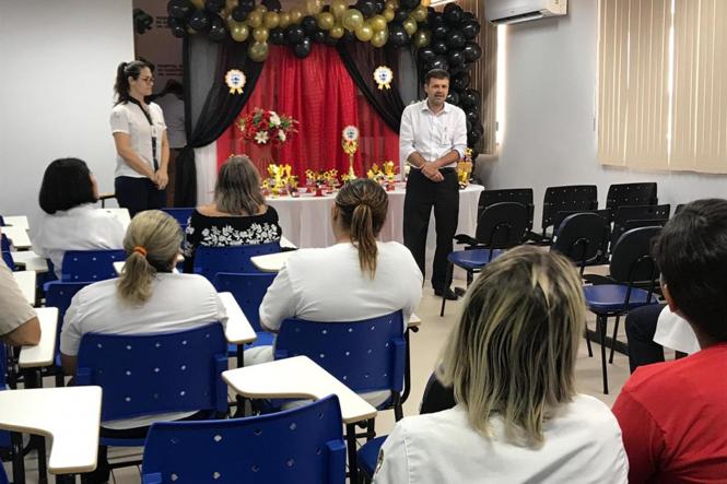 Referência no atendimento de neurocirurgia, traumatologia, ortopedia e cirurgia geral, o Hospital Regional do Sudeste do Pará - Dr. Geraldo Veloso (HRSP), em Marabá, realizou 136.787 atendimentos no primeiro trimestre de 2019. O número representa um aumento de 6% em comparação com o mesmo período do ano passado, quando foram registrados 128.398 acolhimentos.

FOTO: DIVULGAÇÃO
DATA: 08.04.2019
MARABÁ - PA <div class='credito_fotos'>Foto: Divulgação   |   <a href='/midias/2019/originais/6f1e0096-fd7a-4a74-8b0c-a0ae3115e6d4.jpg' download><i class='fa-solid fa-download'></i> Download</a></div>