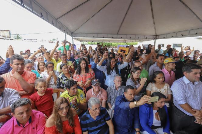 O governador do Estado, Helder Barbalho, entregou neste sábado (2), a nova delegacia do município de Jacundá e um posto de identificação no município do sudeste do Pará. O espaço passou por uma reforma completa, que foi realizada com recursos do Fundo de Investimento em Segurança Pública (FISP), com custo total de R$ 987.633,15.

FOTO: MARCO SANTOS/AG. PARÁ
DATA: 31.01.2019
JACUNDÁ - PARÁ <div class='credito_fotos'>Foto: Marco Santos / Ag. Pará   |   <a href='/midias/2019/originais/70179e26-6cc8-45e7-8e85-b637d491ce30.jpg' download><i class='fa-solid fa-download'></i> Download</a></div>