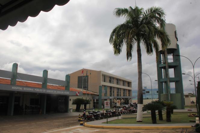 O Hospital Regional do Sudeste do Pará - Dr. Geraldo Veloso (HRSP), em Marabá, está com cinco vagas abertas para profissionais da saúde.

FOTO: RODOLFO OLIVEIRA / AG. PARÁ
DATA: 07.12.2018
MARABÁ - PARÁ <div class='credito_fotos'>Foto: Rodolfo Oliveira/Ag. Pará   |   <a href='/midias/2019/originais/743cd622-343e-427e-8296-a1c57722a2d7.jpg' download><i class='fa-solid fa-download'></i> Download</a></div>